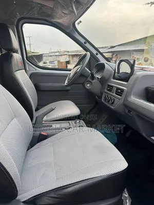 Wuling EV80 2025 Blue