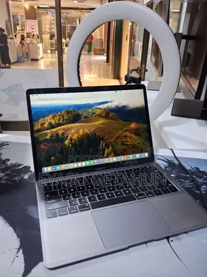 New Laptop Apple MacBook Air 2019 8GB Intel Core i5 SSD 128GB