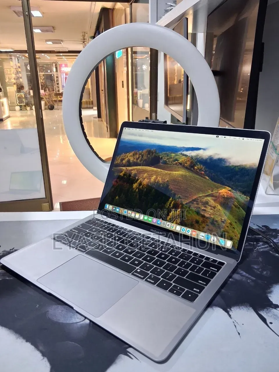 New Laptop Apple MacBook Air 2019 8GB Intel Core i5 SSD 128GB
