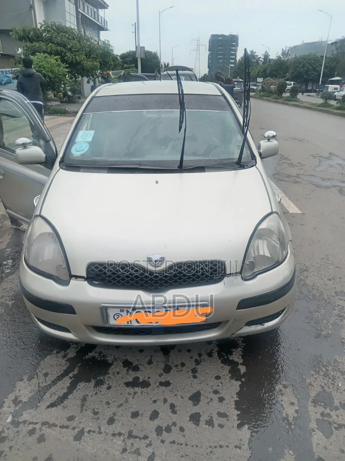 Toyota Vitz 1.0 FWD 3dr 2003 Gold
