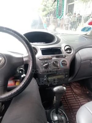 Toyota Vitz 1.0 FWD 3dr 2003 Gold