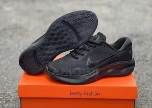  Nike Running Sneakers 
High Master Quality  Made in Vietnam