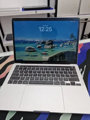 New Laptop Apple MacBook Pro 2022 M2 8GB Apple M2 SSD 256GB