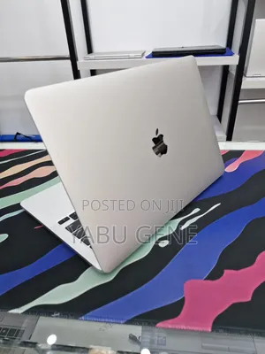 New Laptop Apple MacBook Pro 2022 M2 8GB Apple M2 SSD 256GB