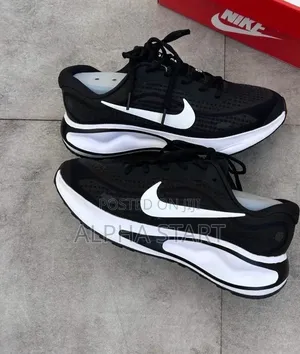  Nike Running Sneakers 
High Master Quality  Made in Vietnam
