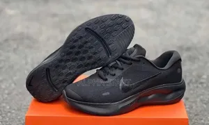  Nike Running Sneakers 
High Master Quality  Made in Vietnam