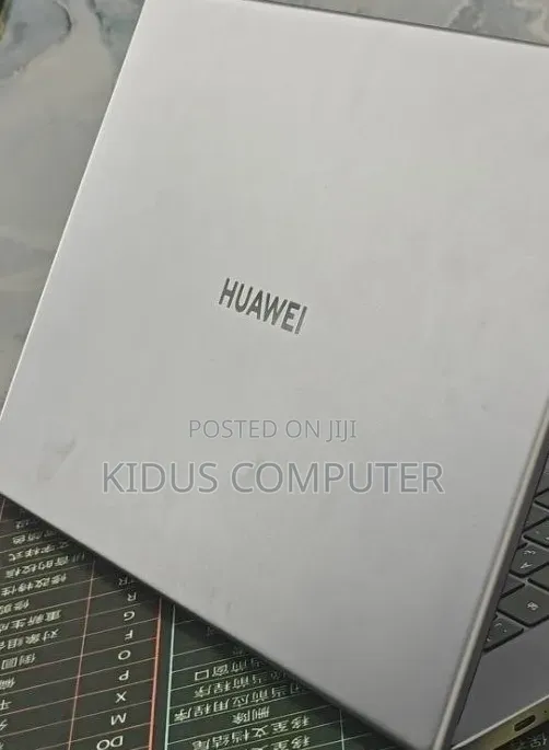 New Laptop Huawei 8GB Intel Core 3 SSD 256GB