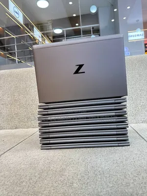 New Laptop HP ZBook Studio G8 16GB Intel Core i7 SSD 512GB