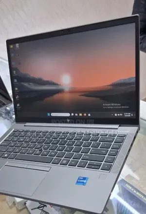 New Laptop HP ZBook Firefly G8 16GB Intel Core i7 SSD 512GB