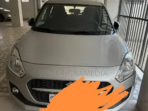 Suzuki Swift 2021 Silver