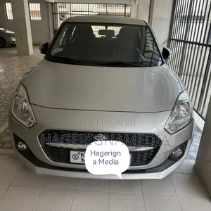 Suzuki Swift 2021 Silver