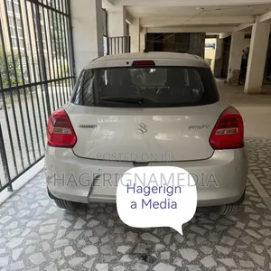 Suzuki Swift 2021 Silver