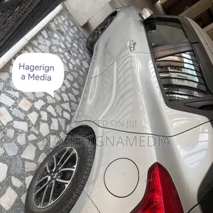 Suzuki Swift 2021 Silver