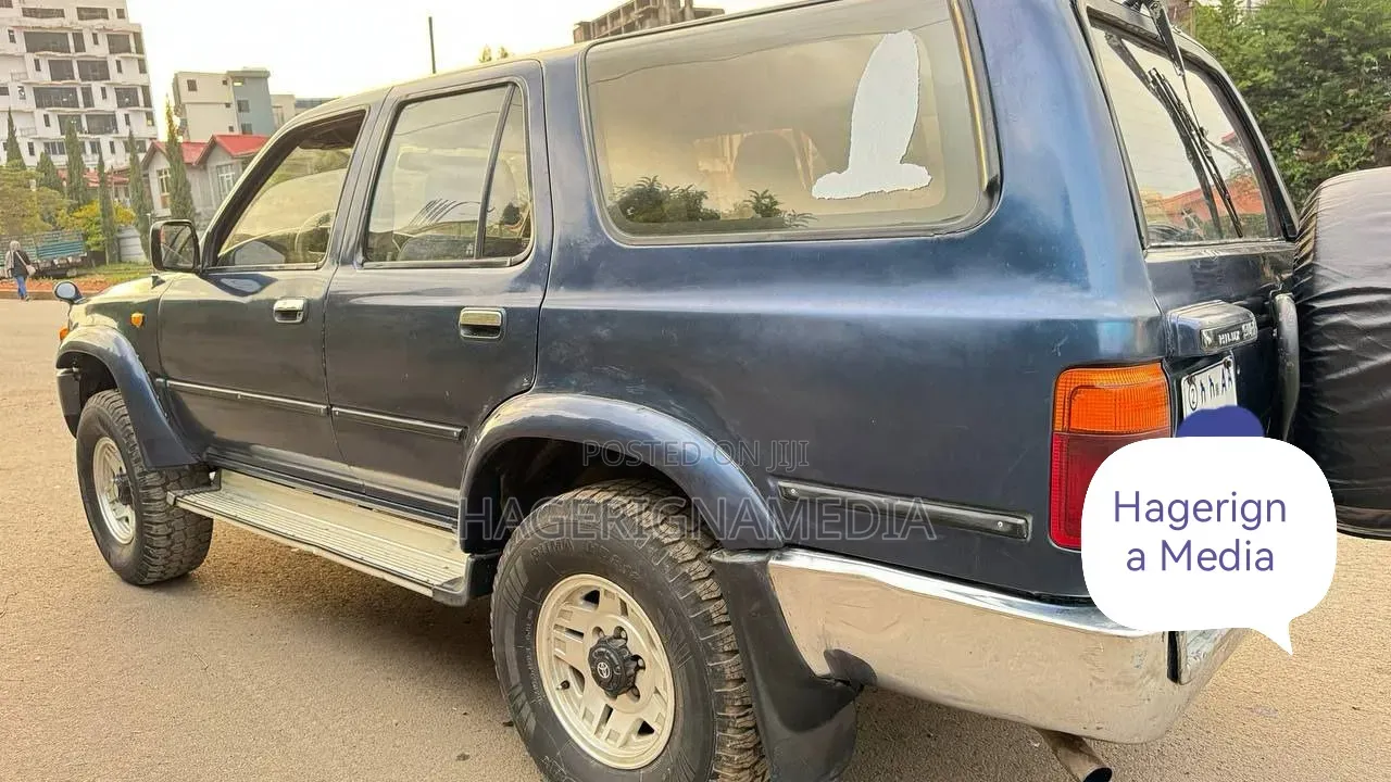 Toyota Hilux Surf 1992 Blue