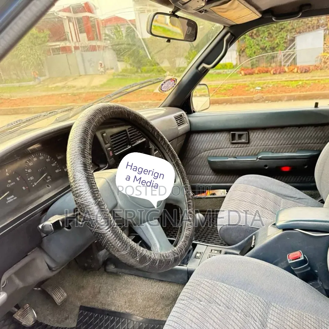 Toyota Hilux Surf 1992 Blue