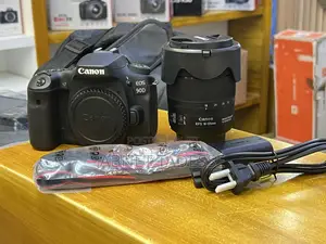 Canon 90D With Lens