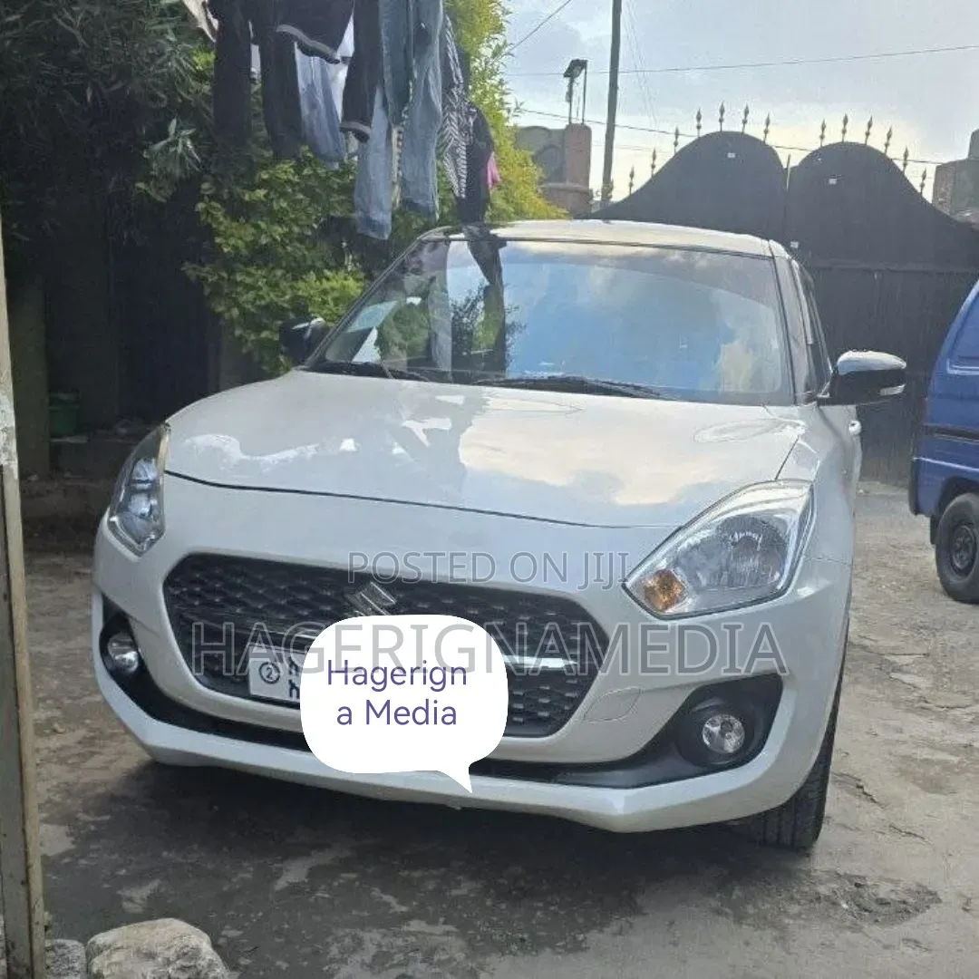 Suzuki Swift 2022 White