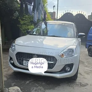 Suzuki Swift 2022 White