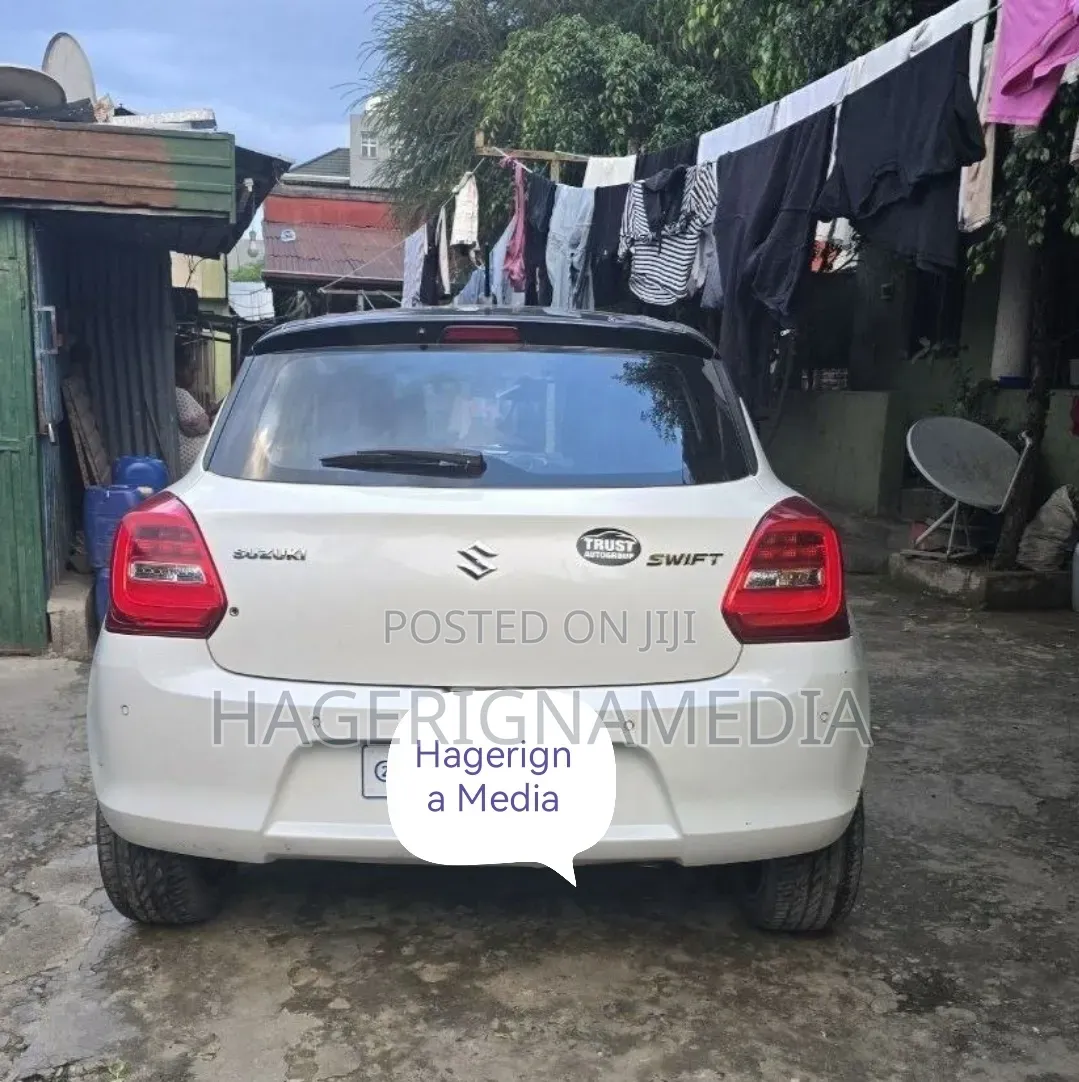 Suzuki Swift 2022 White