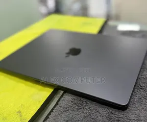New Laptop Apple MacBook Pro 2024 M4 Pro 24GB Apple M4 Pro SSD 512GB