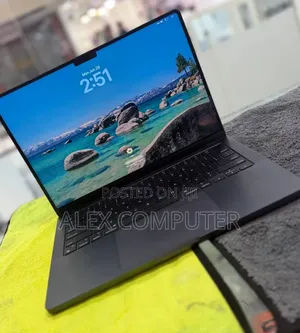 New Laptop Apple MacBook Pro 2024 M4 Pro 24GB Apple M4 Pro SSD 512GB