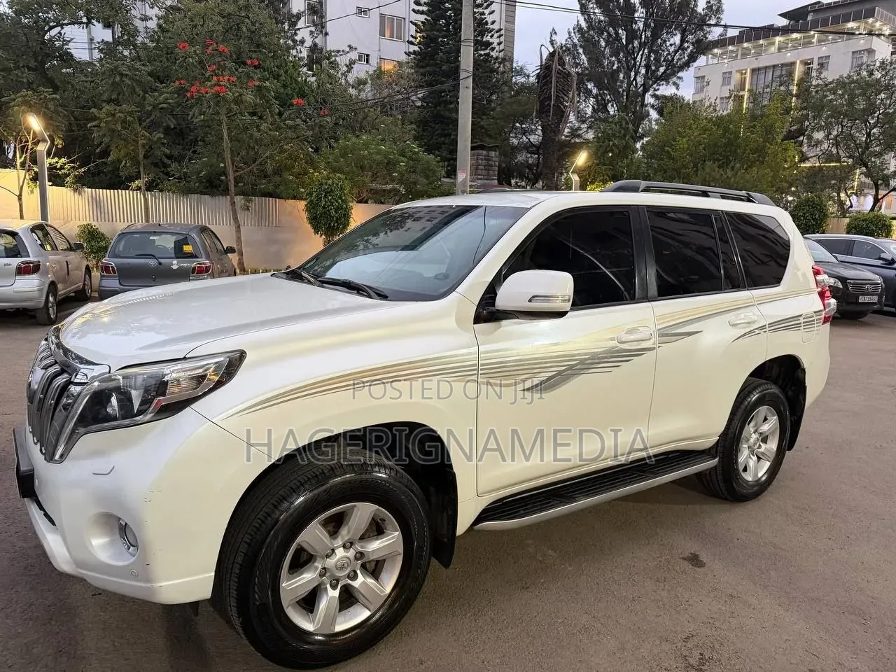 Toyota Land Cruiser 2018 White