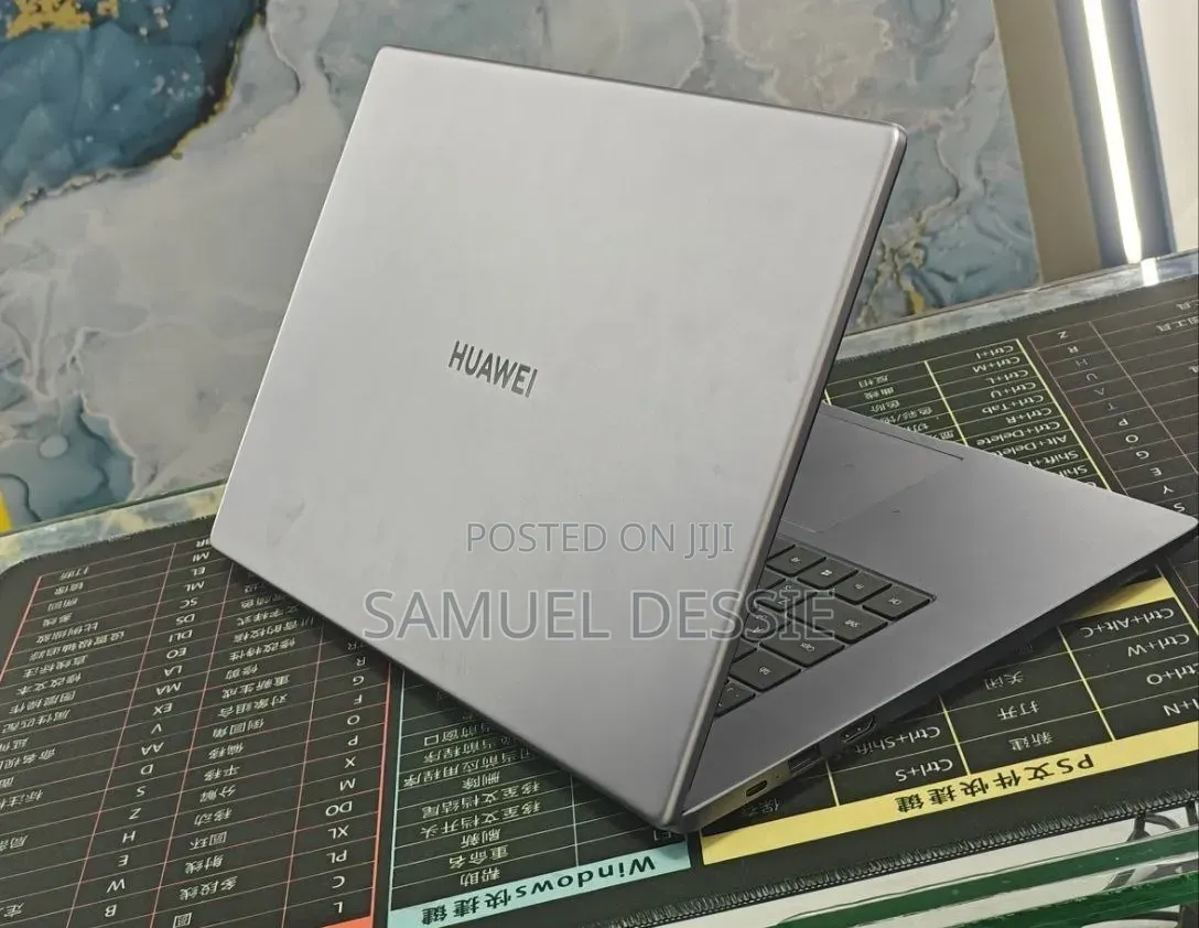 New Laptop Huawei Matebook D 15 8GB Intel Core i3 SSD 256GB