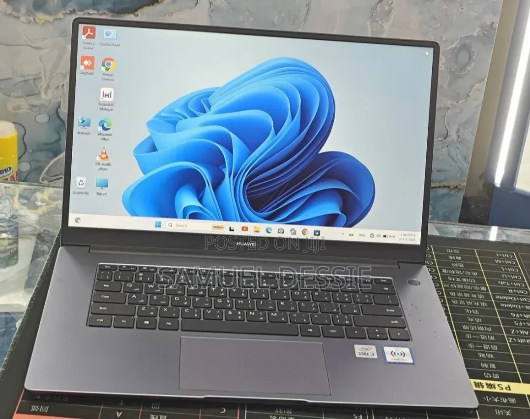 New Laptop Huawei Matebook D 15 8GB Intel Core i3 SSD 256GB