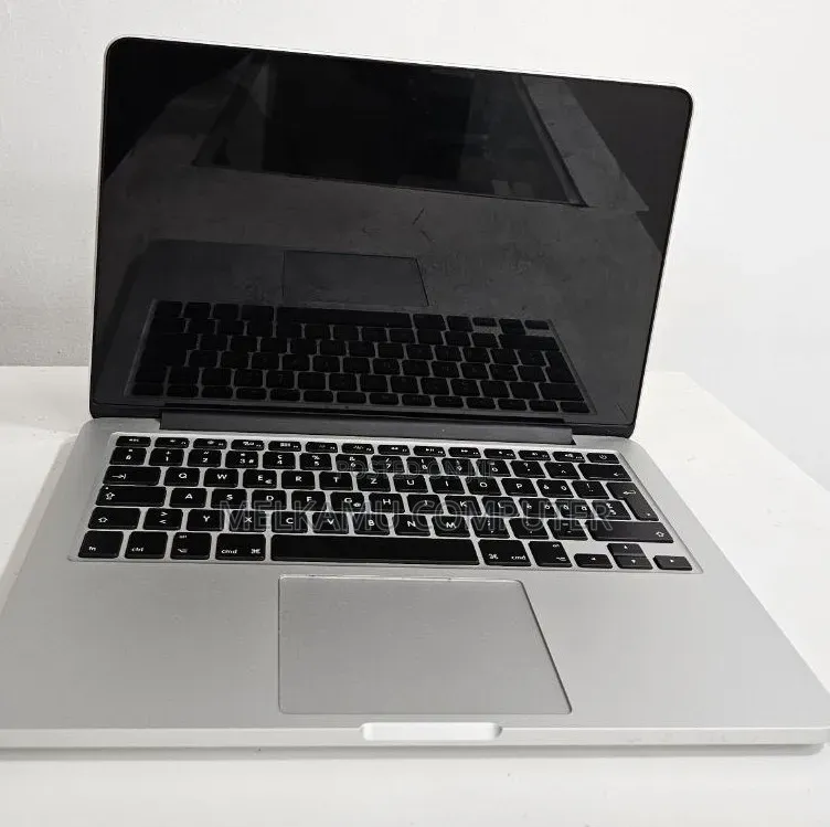 New Laptop Apple MacBook 2015 8GB Intel Core i7 SSD 256GB