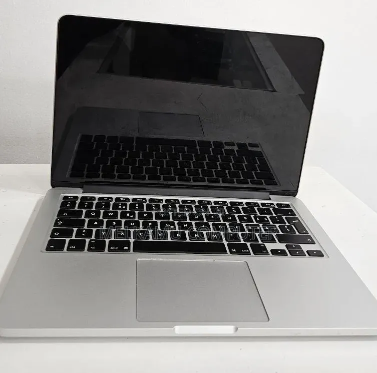 New Laptop Apple MacBook 2015 8GB Intel Core i7 SSD 256GB