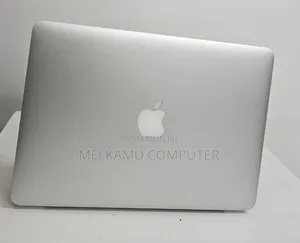 New Laptop Apple MacBook 2015 8GB Intel Core i7 SSD 256GB