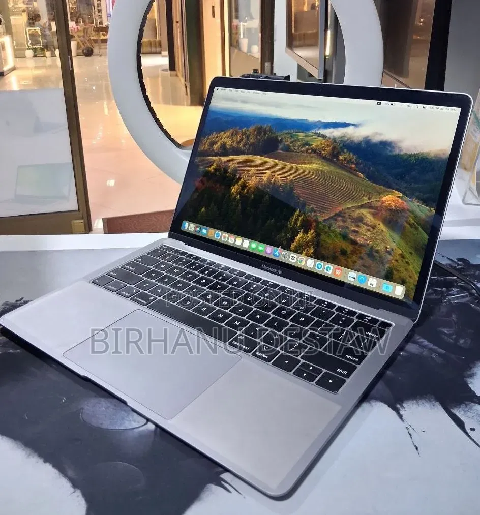 New Laptop Apple MacBook Air 2019 8GB Intel Core i5 SSD 128GB