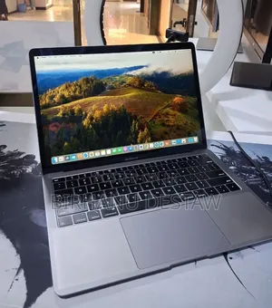 New Laptop Apple MacBook Air 2019 8GB Intel Core i5 SSD 128GB