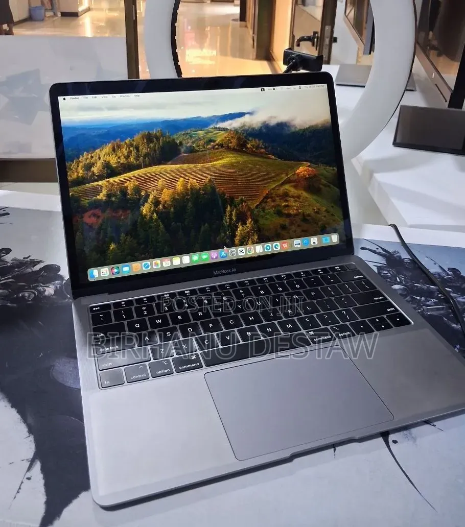 New Laptop Apple MacBook Air 2019 8GB Intel Core i5 SSD 128GB