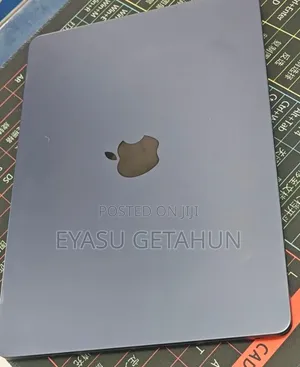 New Laptop Apple MacBook Air 2022 M2 8GB Apple M2 SSD 512GB