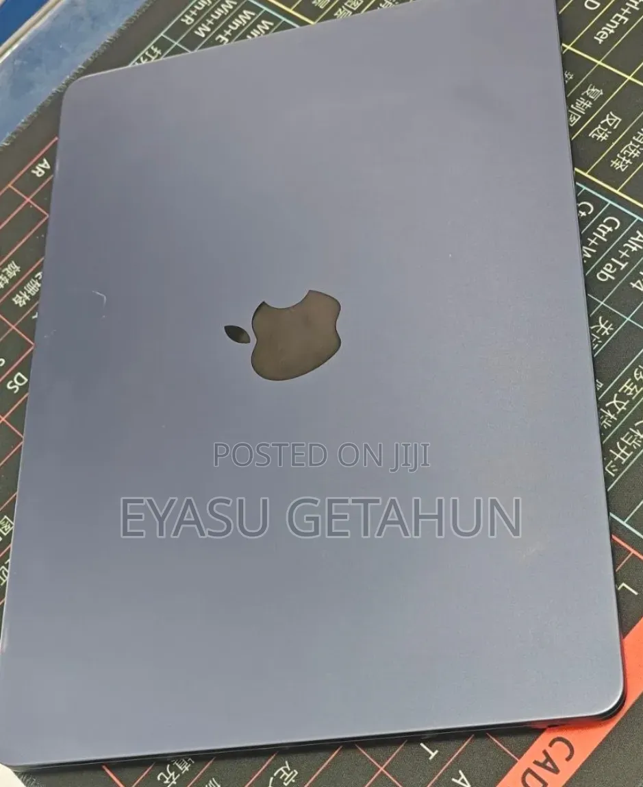New Laptop Apple MacBook Air 2022 M2 8GB Apple M2 SSD 512GB