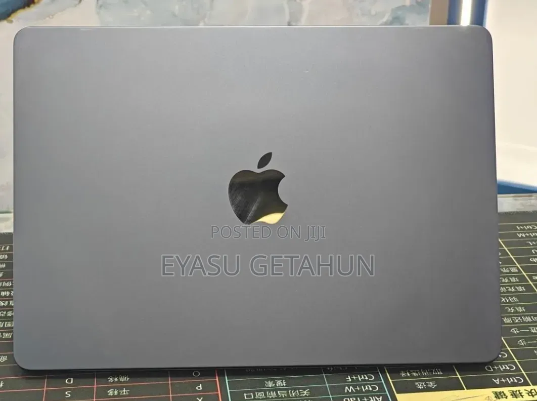 New Laptop Apple MacBook Air 2022 M2 8GB Apple M2 SSD 512GB