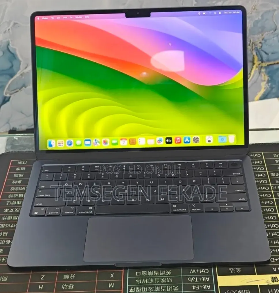 New Laptop Apple MacBook Air 2022 M2 8GB Apple M2 SSD 512GB