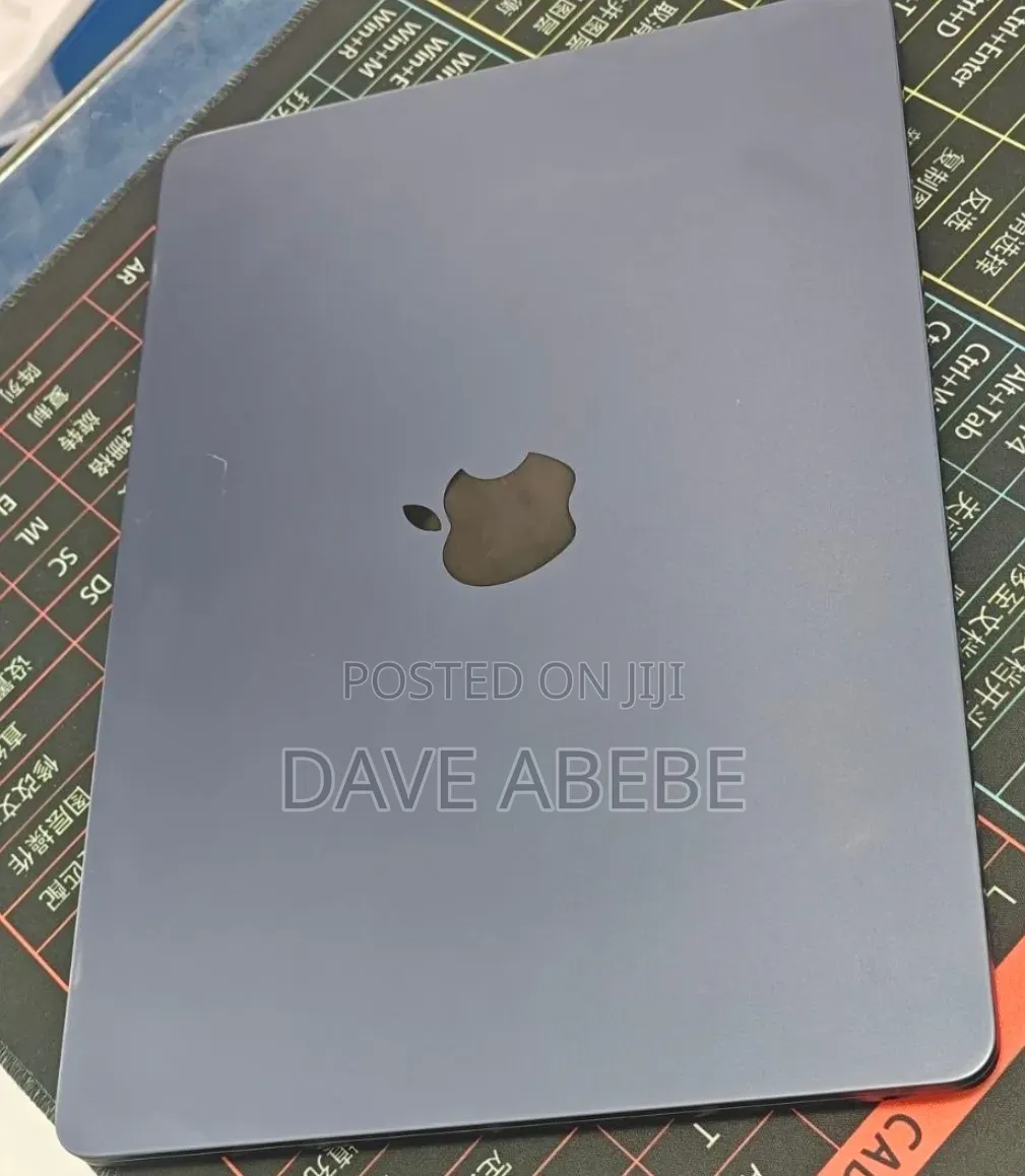 New Laptop Apple MacBook Air 2022 M2 8GB Apple M2 SSD 512GB