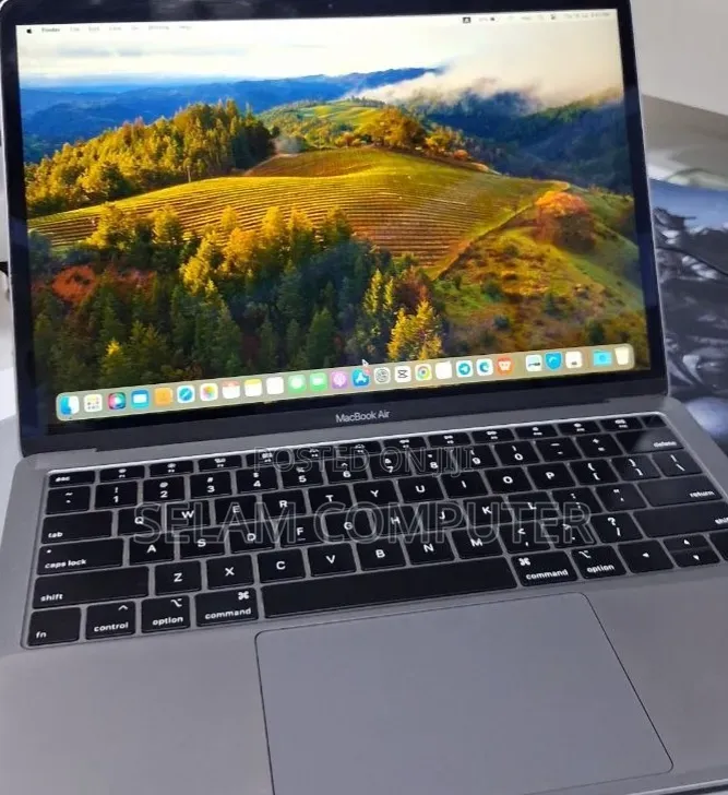New Laptop Apple MacBook Pro 2019 8GB Intel Core i5 SSD 128GB