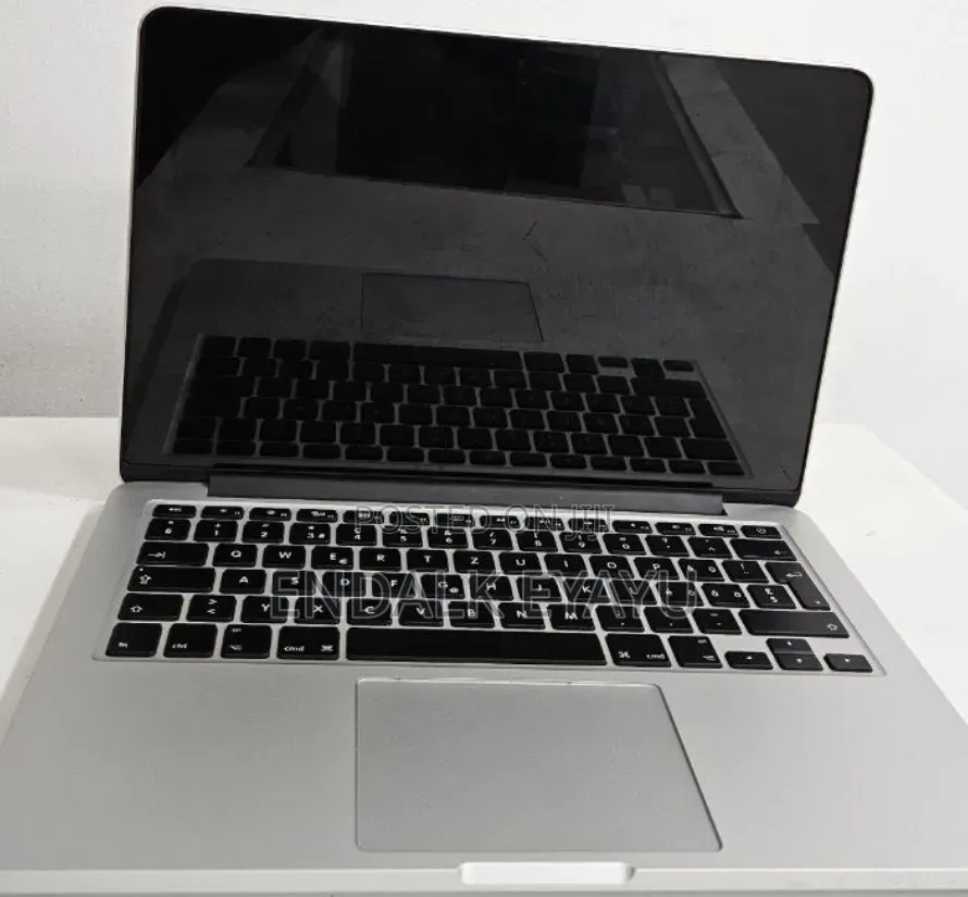 New Laptop Apple MacBook Pro 2015 8GB Intel Core i7 SSD 256GB