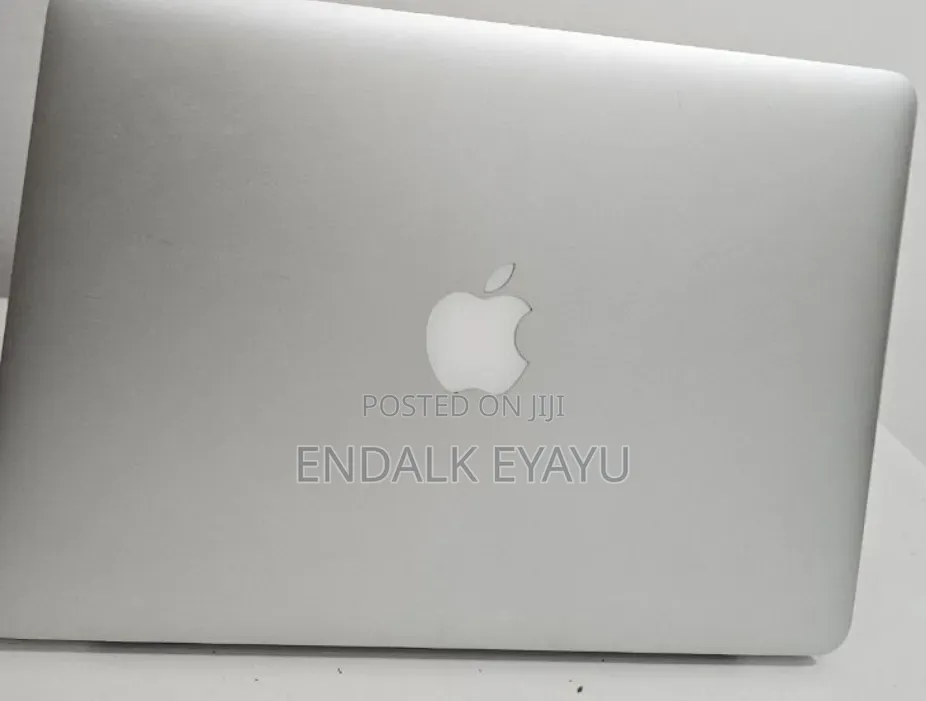 New Laptop Apple MacBook Pro 2015 8GB Intel Core i7 SSD 256GB