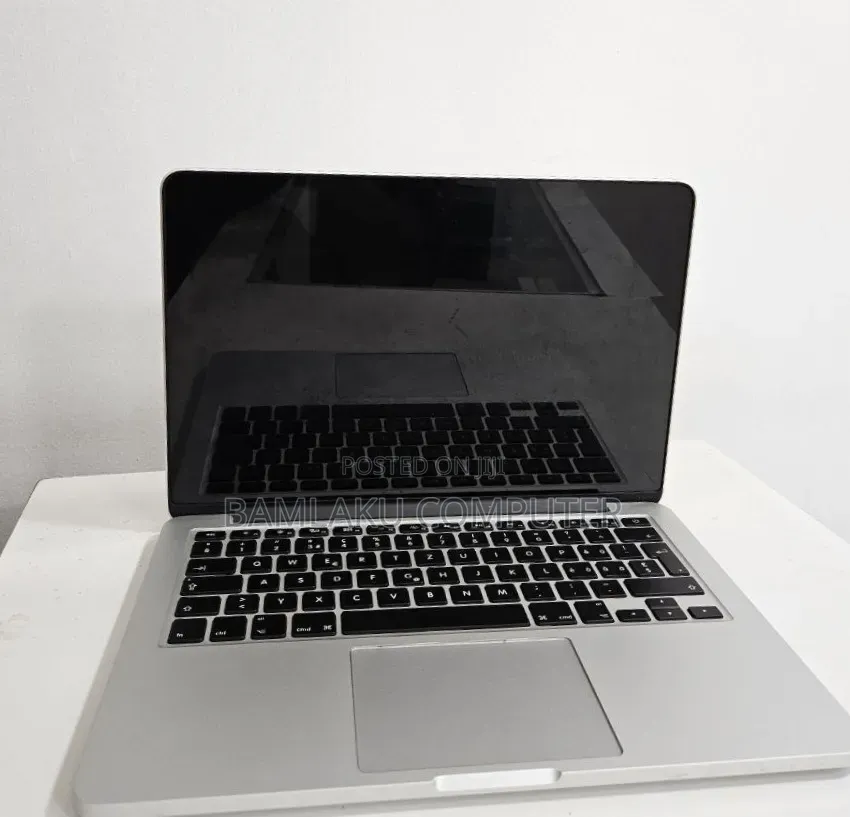 New Laptop Apple MacBook Pro 2015 8GB Intel Core i7 SSD 256GB