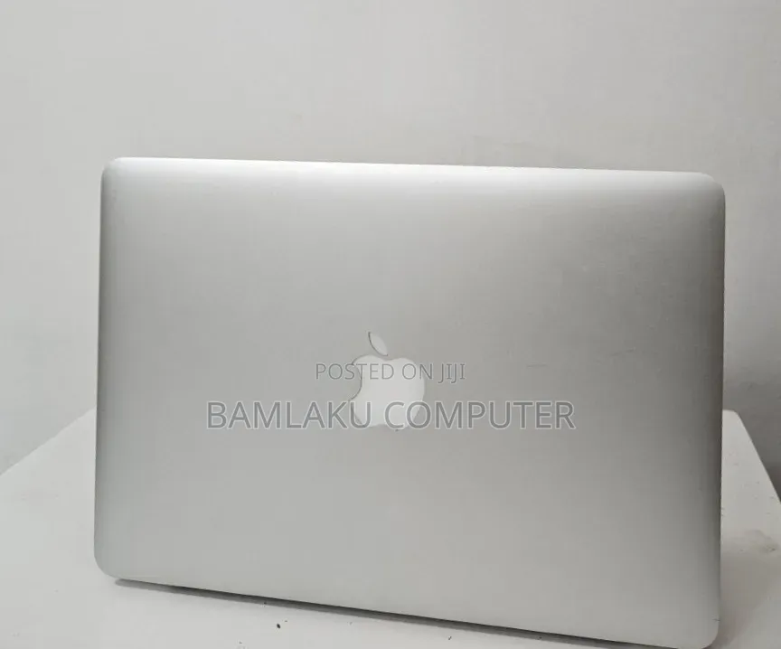 New Laptop Apple MacBook Pro 2015 8GB Intel Core i7 SSD 256GB