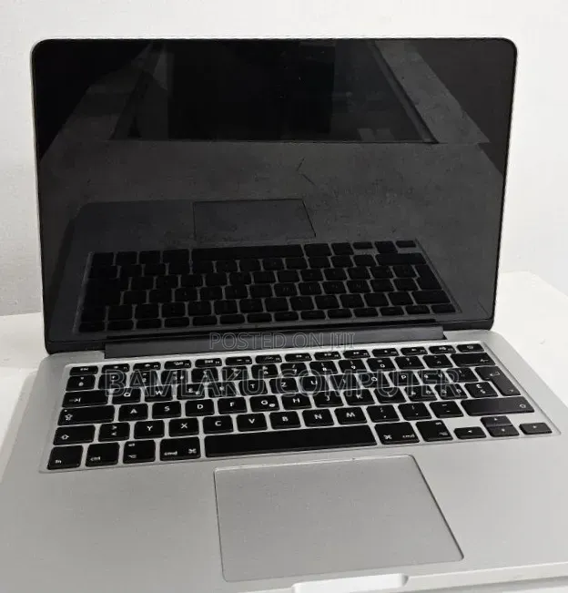 New Laptop Apple MacBook Pro 2015 8GB Intel Core i7 SSD 256GB