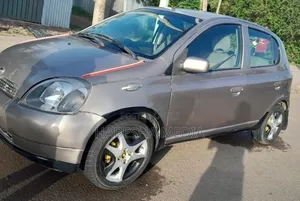 Toyota Vitz 2001 Gray