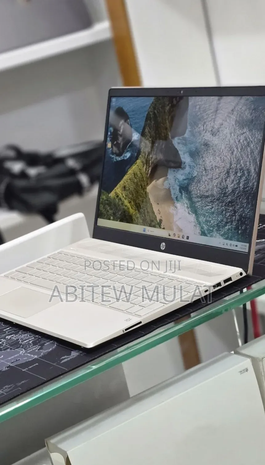 New Laptop HP Pavilion 15 8GB Intel Core i5 SSD 512GB