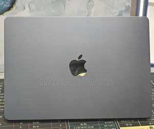New Laptop Apple MacBook Air 2022 M2 8GB Apple M2 SSD 512GB