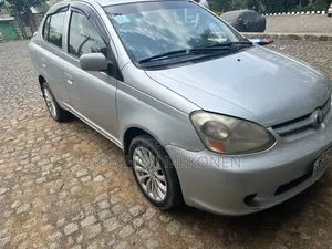 Toyota Platz 2005 Silver