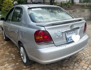 Toyota Platz 2005 Silver
